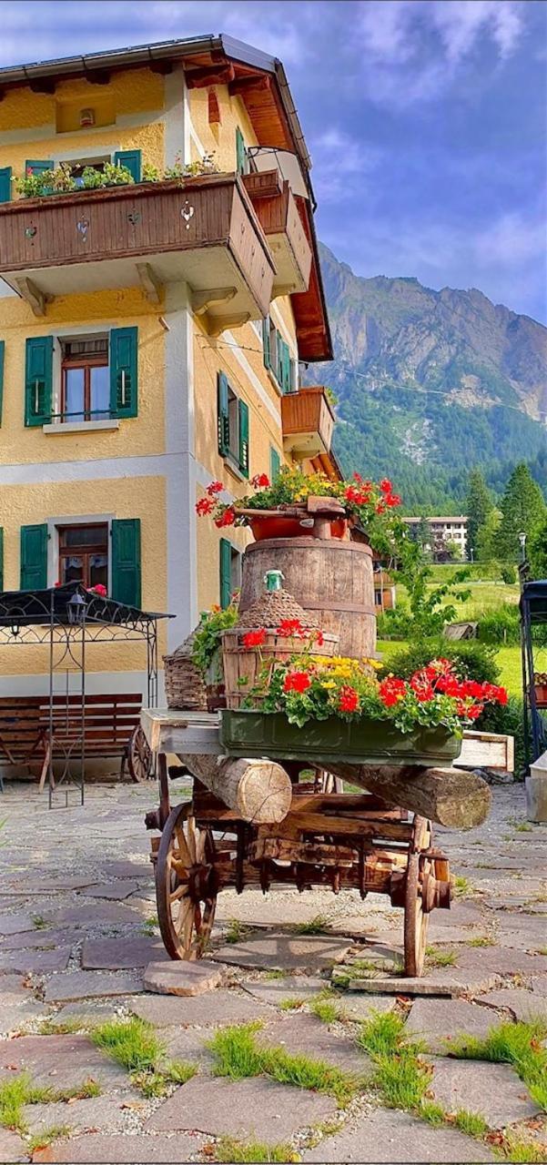 Albergo Piani Di Luzza Forni Avoltri Exteriér fotografie